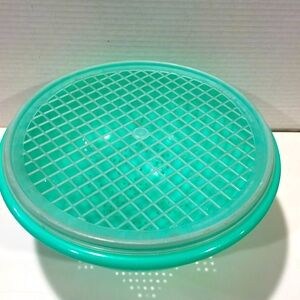 Tupperware strainer with lid